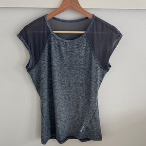 Reebok Women’s Gray Athletic Mesh Panel Workout Top Performance Short Sleeve S